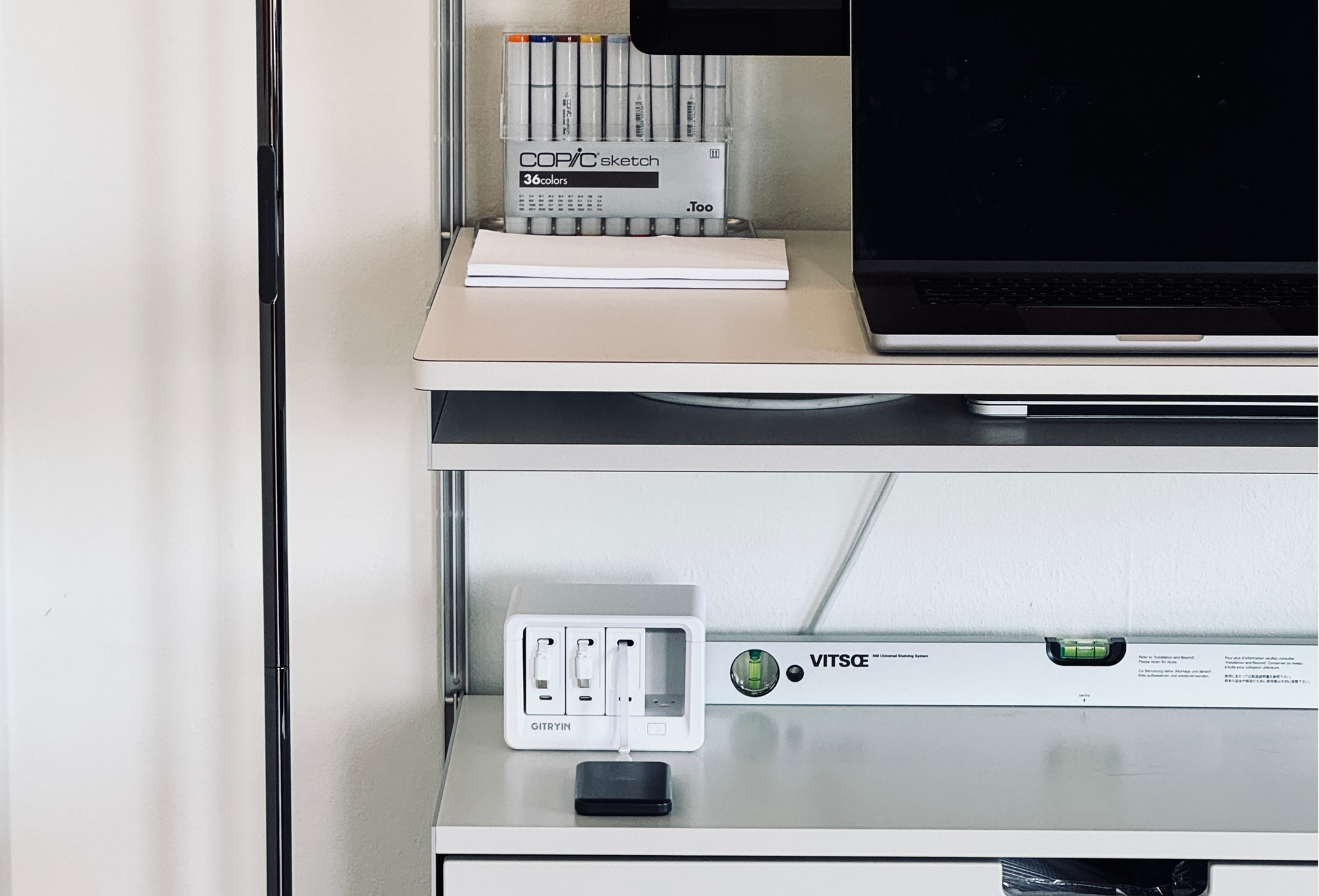 Minimalist Desk Setup Ideas to Declutter Your Workspace and Boost Productivity